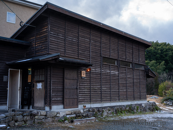 カフェと間koya,福岡県福岡市早良区石釜,カフェkoya,カフェコヤ,猫店長,はんぺんまる,建物外観