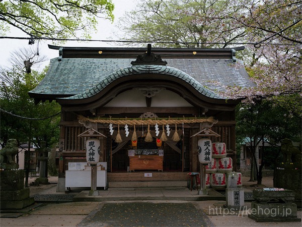 現人神社,あらひとじんじゃ,福岡県那珂川市,拝殿,神殿